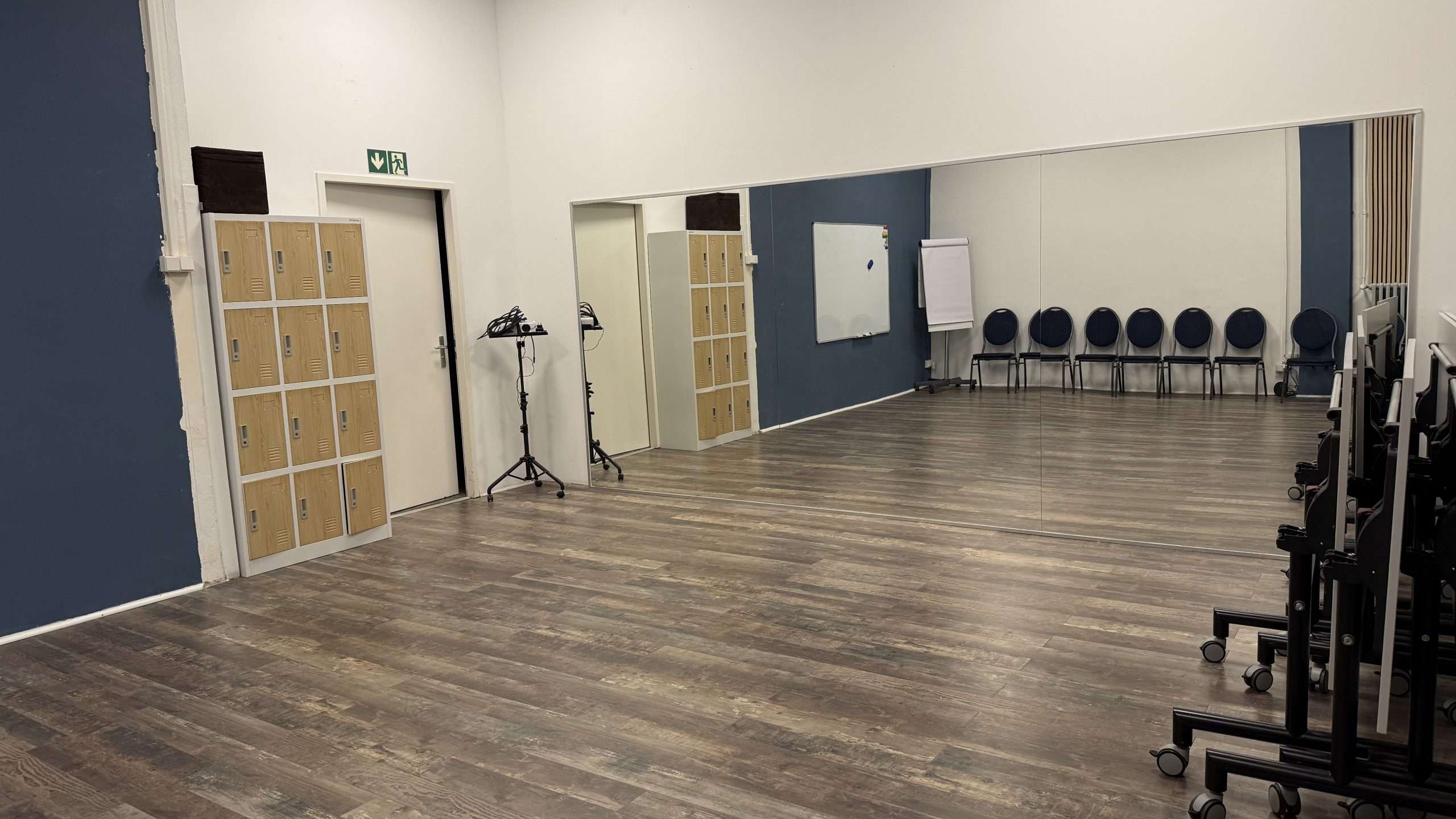 Blauer Raum im Elite Dance Studio